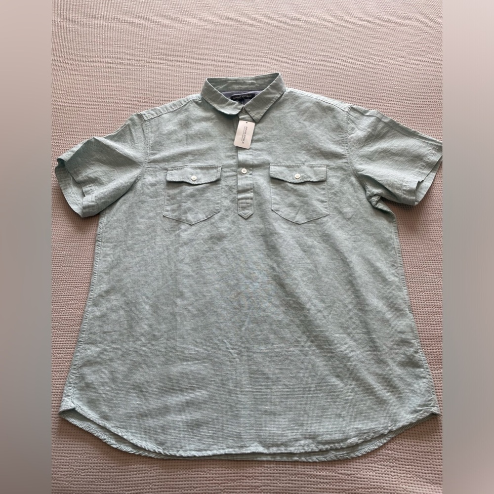 Banana Republic Men’s 3 button short slv 2 pocket shirt light green/white sz lg